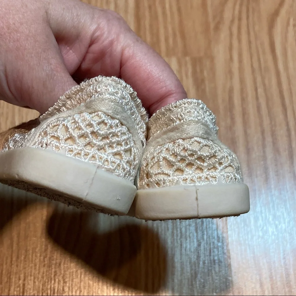 Airwalk Toddler Girls Size 5 Cream Crochet Lace Slip On Shoes Flats Cream